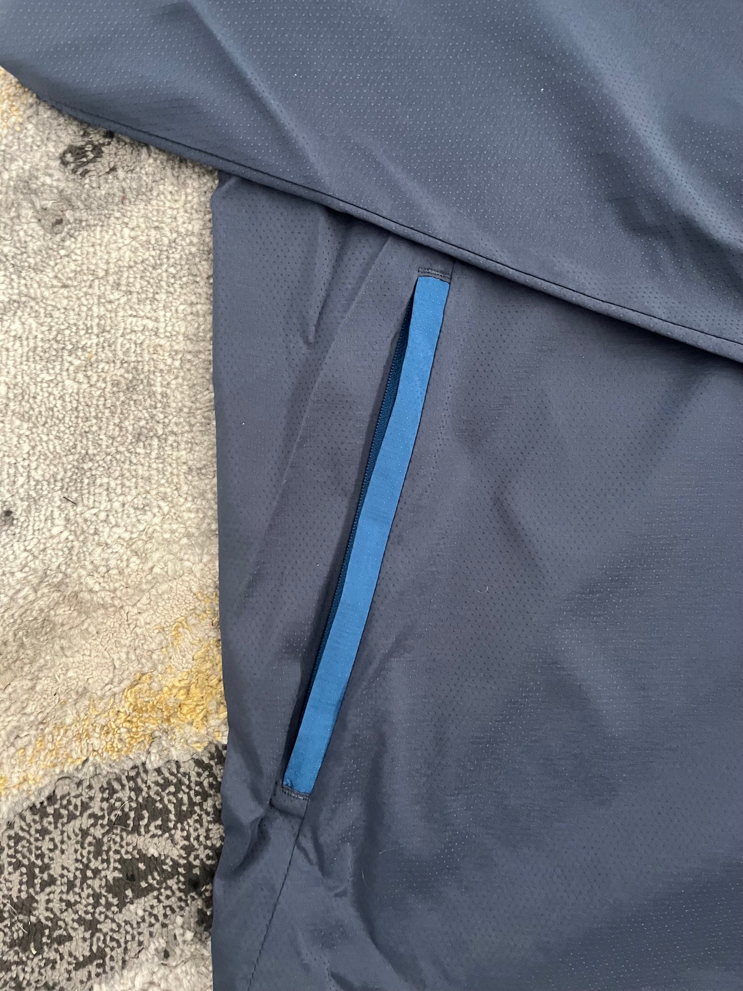 Nike Windrunner Jacket in Blue – Lightweight Hooded Windbreaker