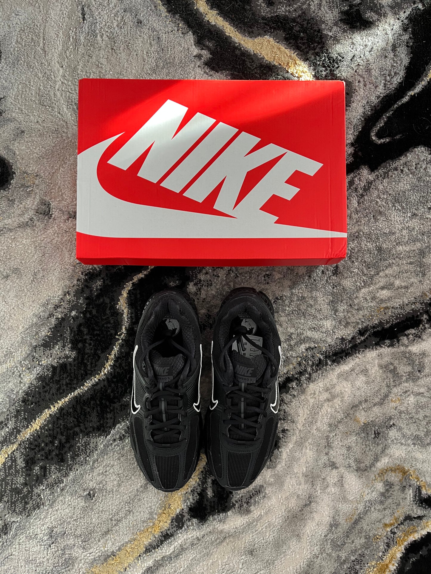 womens nike zoom vomero 5 top view
