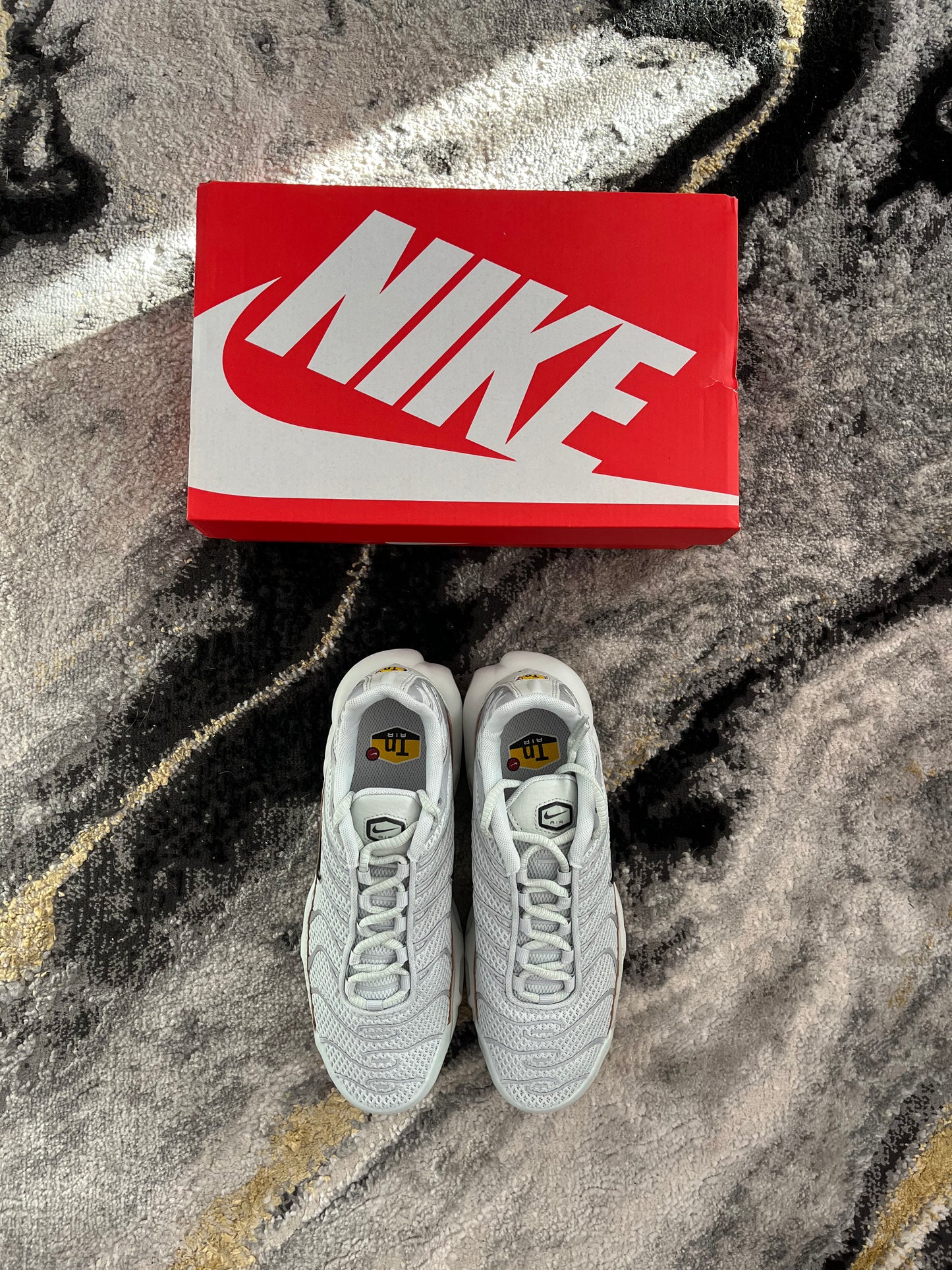 Nike Womens Air Max Plus (Grey)