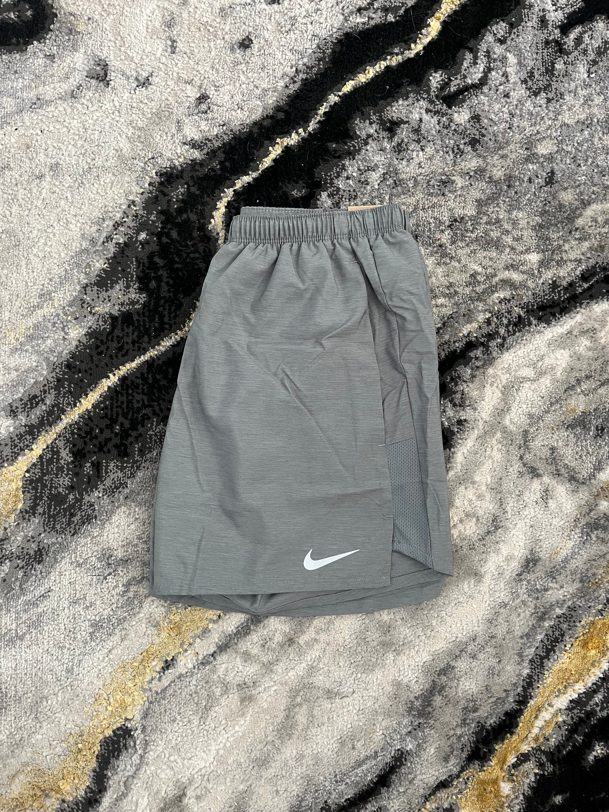 Nike Challenger Running Shorts in Grey – Lightweight and breathable activewear