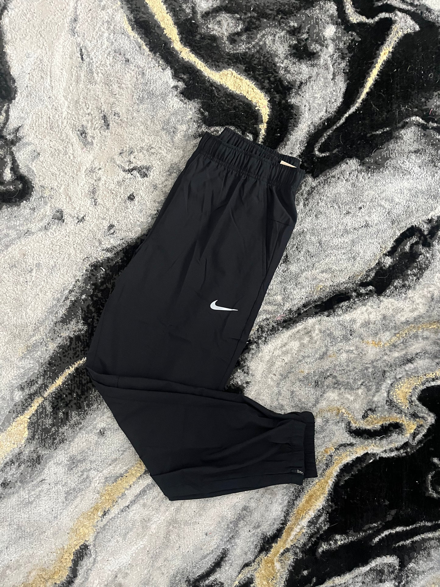 Nike Form Joggers in Black – Slim Tapered Training Pants