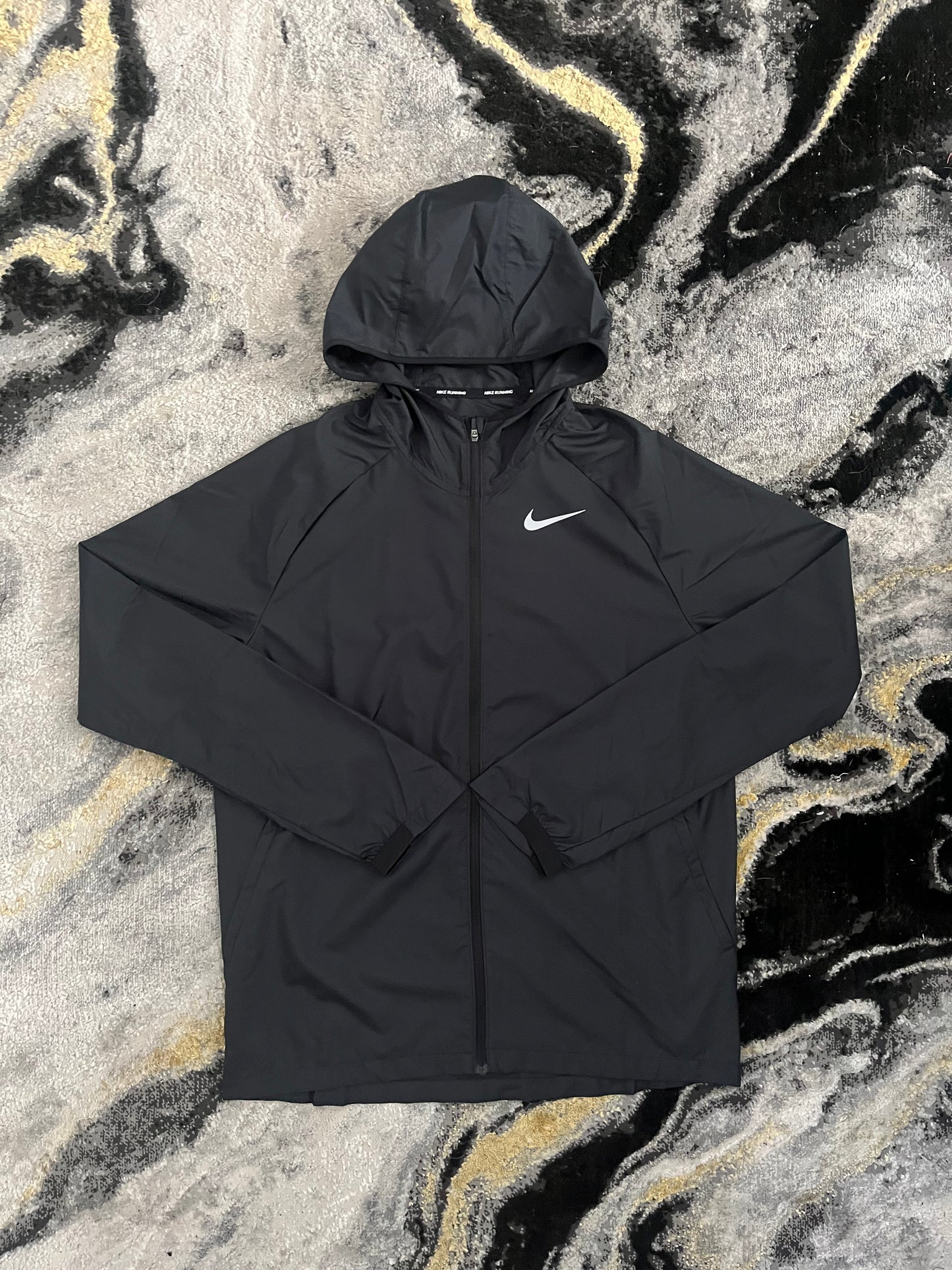 Nike Windrunner Jacket in Black – Lightweight Hooded Shell