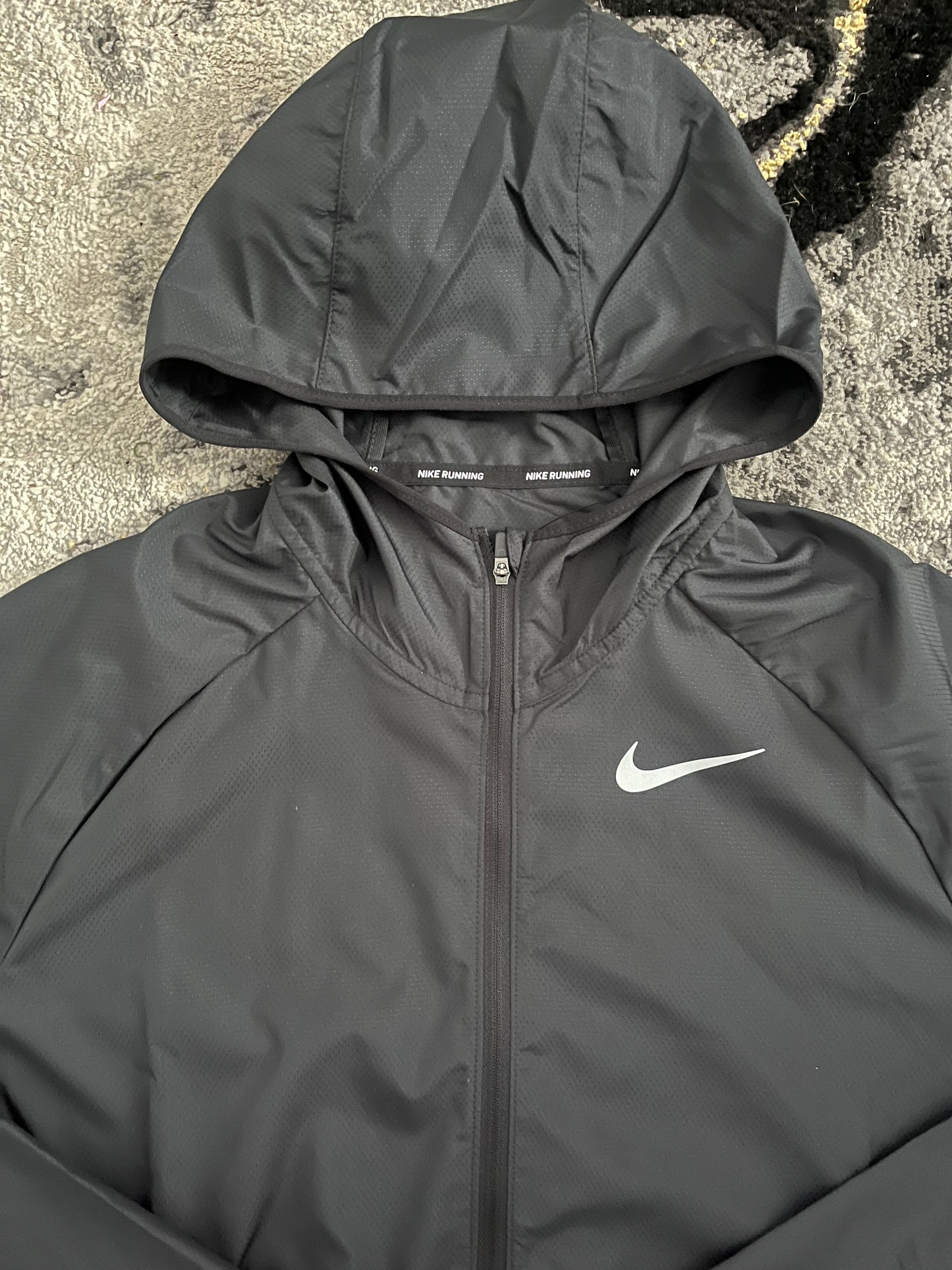 Nike Windrunner Jacket in Black – Lightweight Hooded Shell